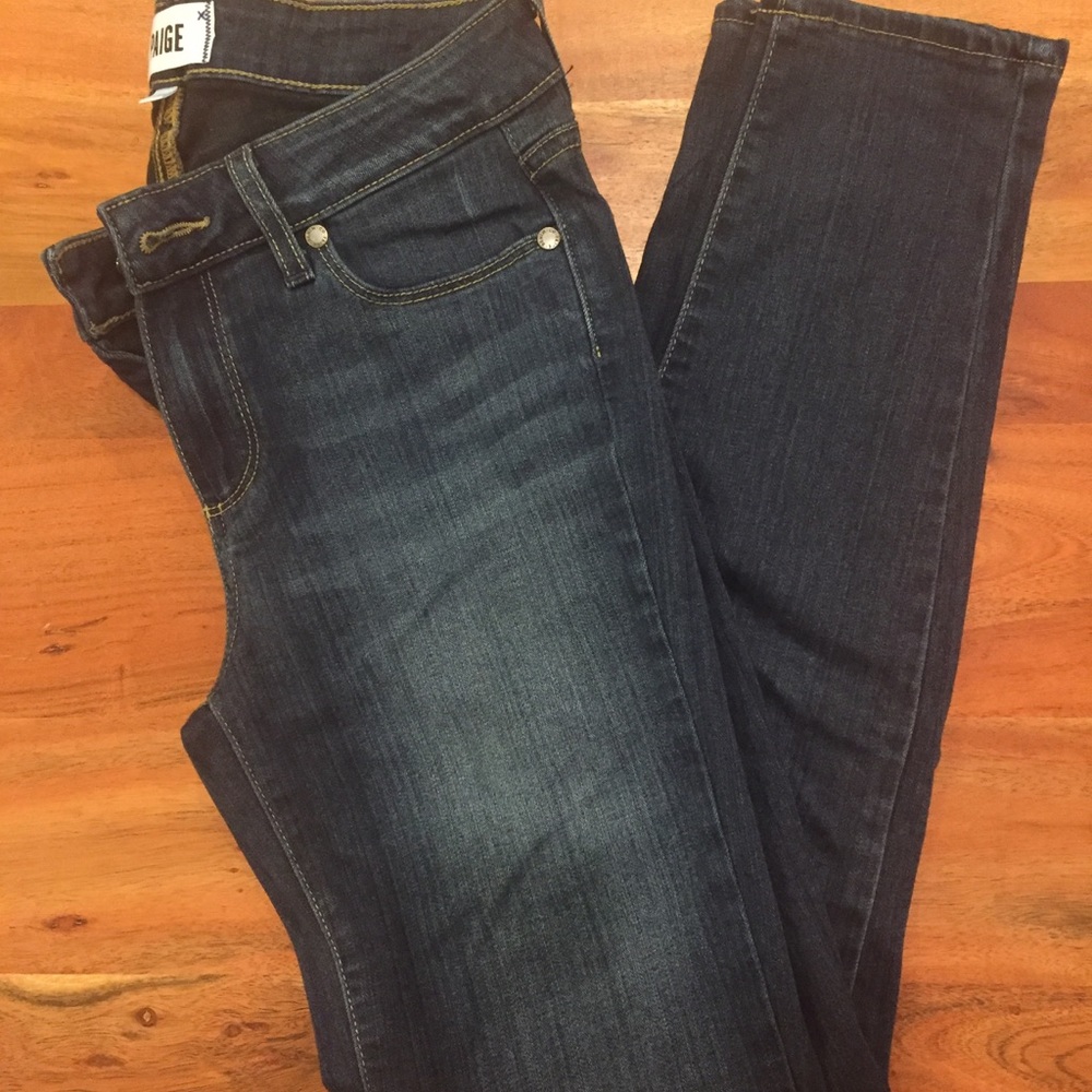 Paige Verdugo Ankle Skinny Jeans 28